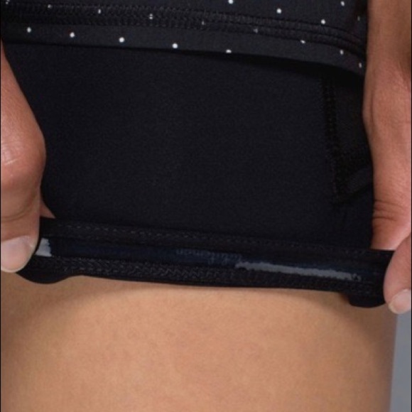 Lululemon Run: Pace Setter Black Polka Dot Skirt, Size 6 - Picture 4 of 16